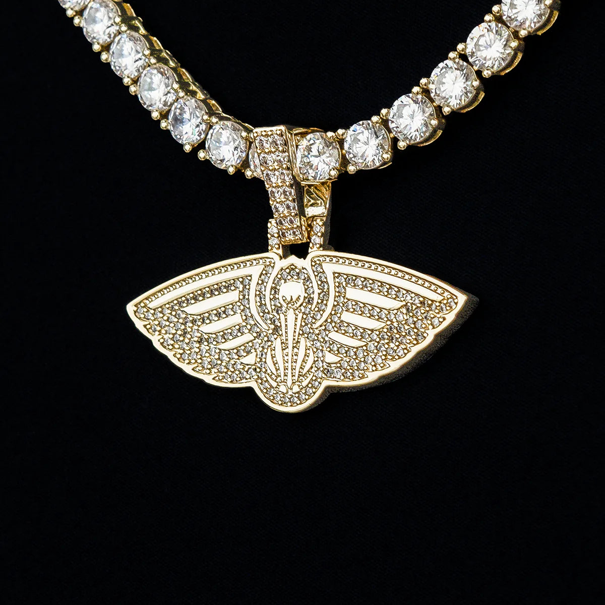 New Orleans Pelicans Official NBA Micro Logo Pendant in Yellow Gold