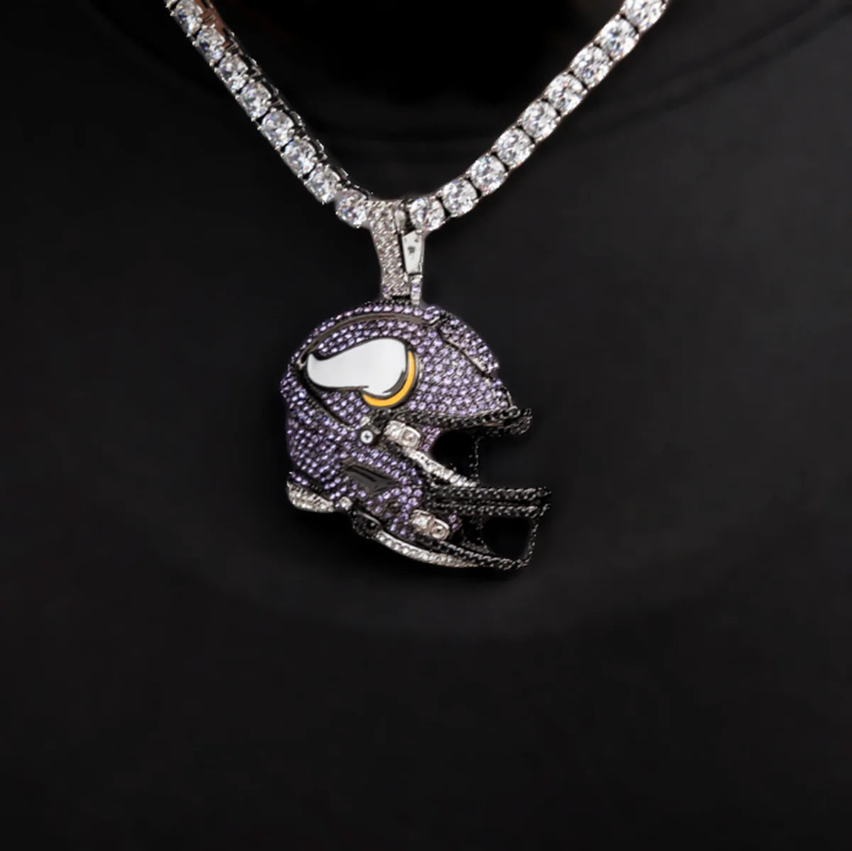 2025 Minnesota Vikings Team Helmet Pendant - White Gold