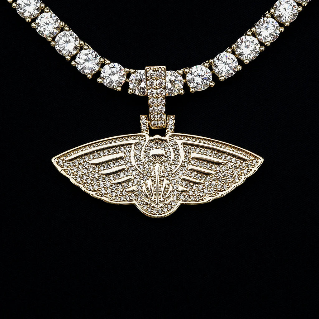 New Orleans Pelicans Official NBA Micro Logo Pendant in Yellow Gold