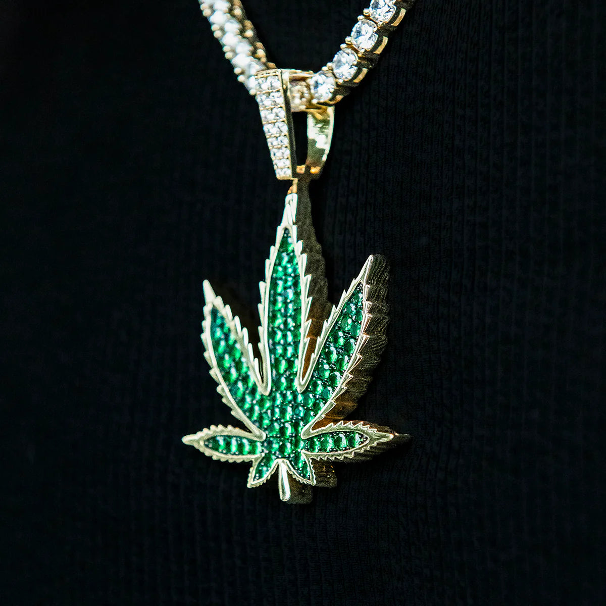 Large Emerald Weed Leaf Pendant - Yellow Gold