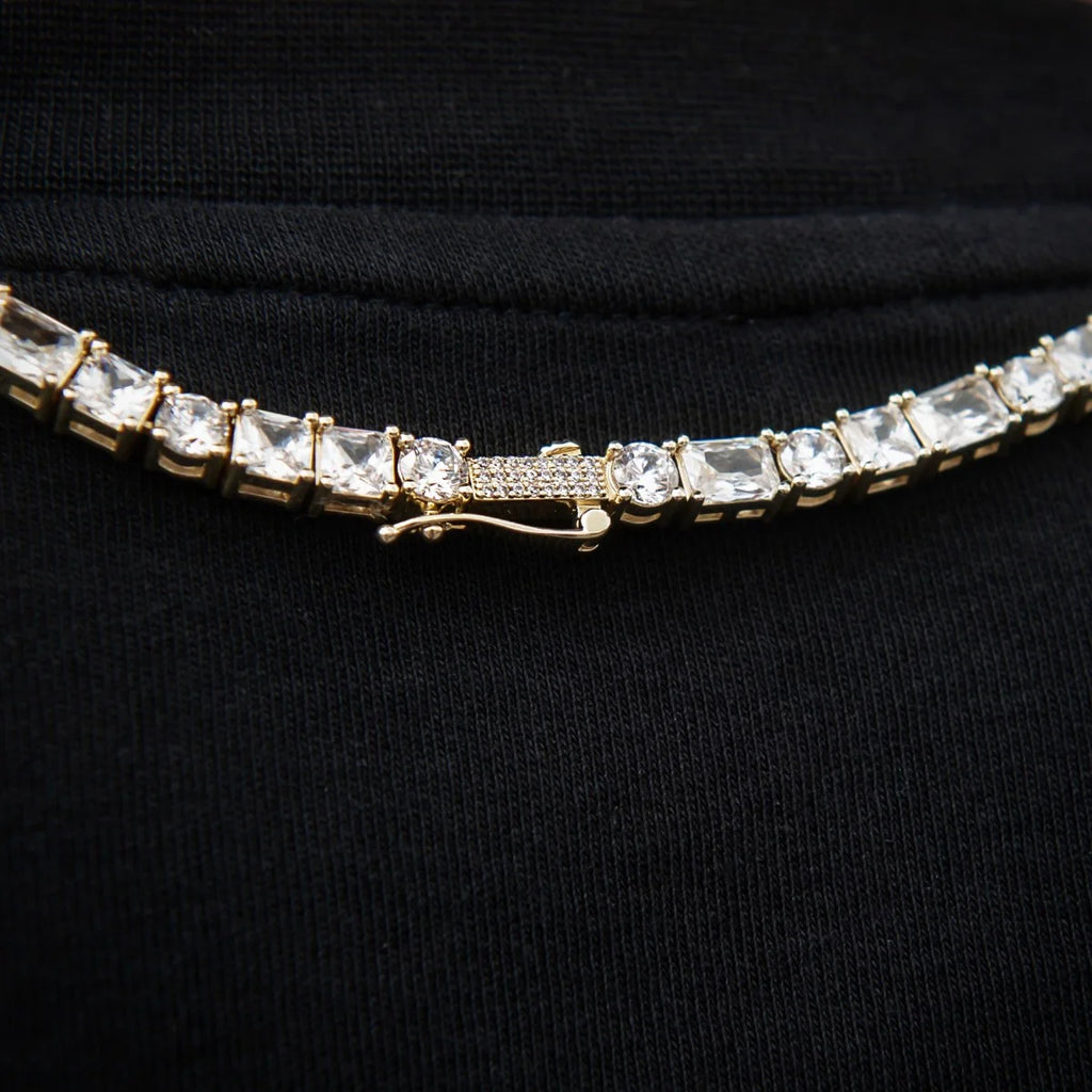 Multi Diamond Lariat Chain in Yellow Gold