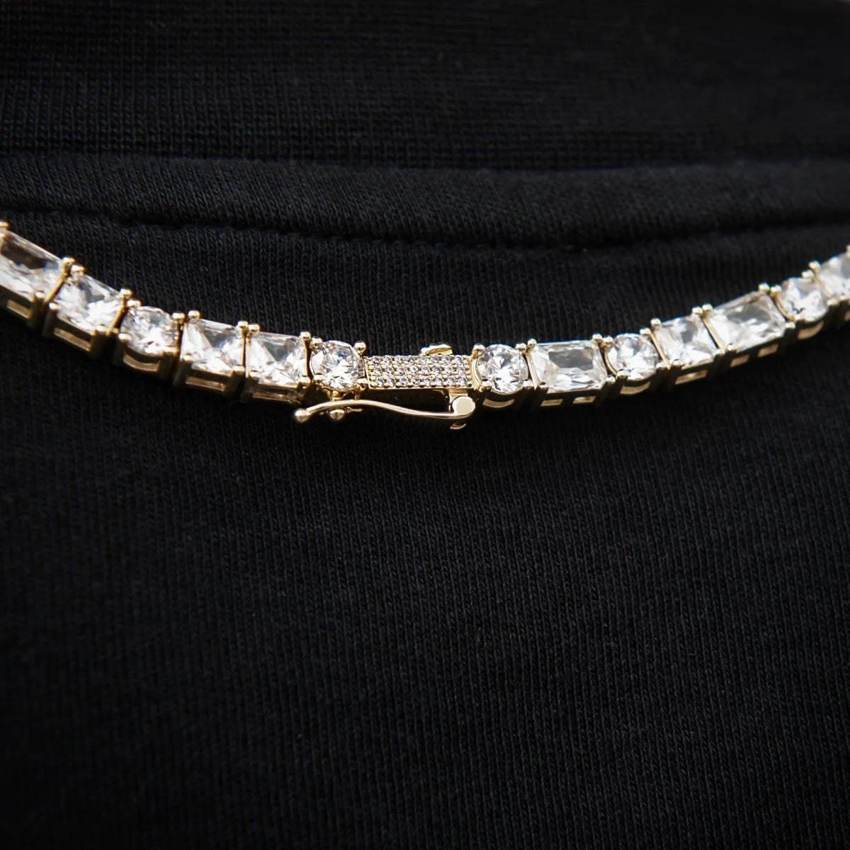 Multi Diamond Lariat Chain in Yellow Gold